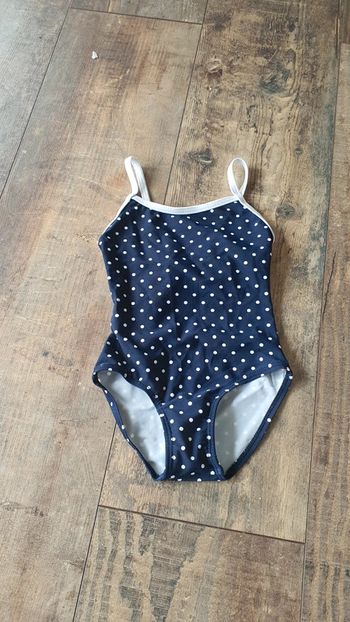 Maillot de bain u tout petit  12 mois en très bon état