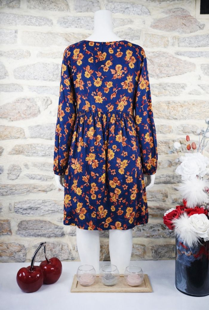 Robe chant de fleurs marine et multicolore Femme taille 54 marque Asos 🌺 - photo numéro 2