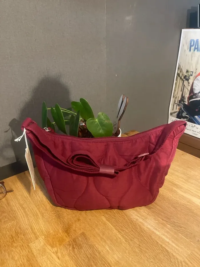 Sac crossbody matelassé bordeaux