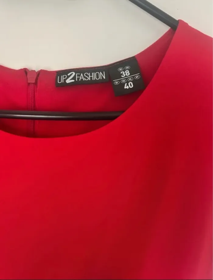 Robe rouge taille 40 neuve - photo numéro 2
