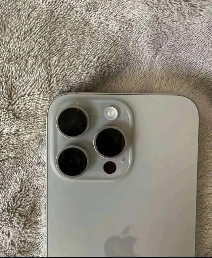 I p h o n e - photo numéro 2