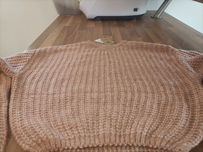 Joli pull neuf type laine rose XS kiabi - photo numéro 3