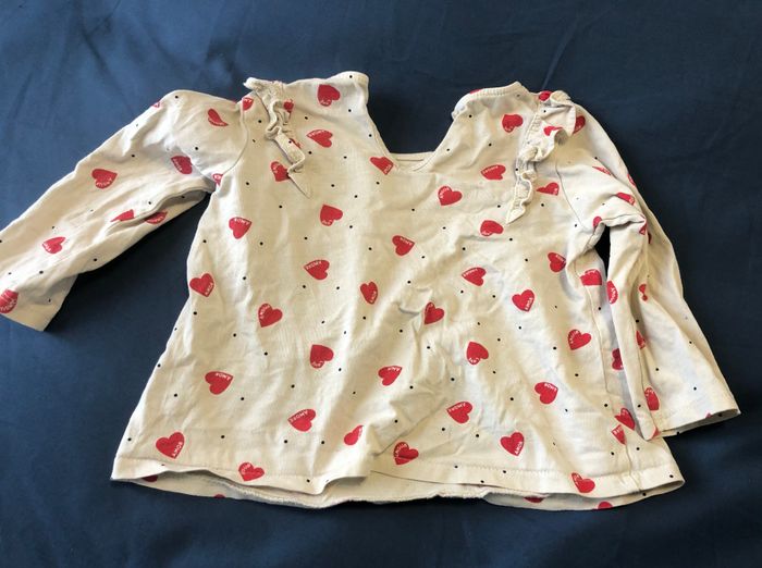 Blouse Kiabi éco conception 18 mois motifs cœurs - photo numéro 2