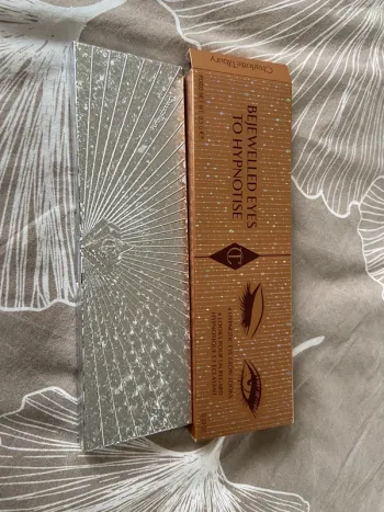Superbe palette charlotte tilbury neuf yeux bejewelled