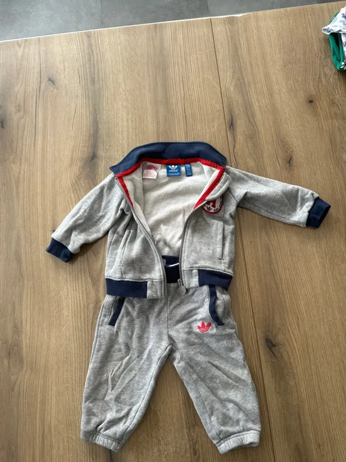 Ensemble adidas 9-12 mois