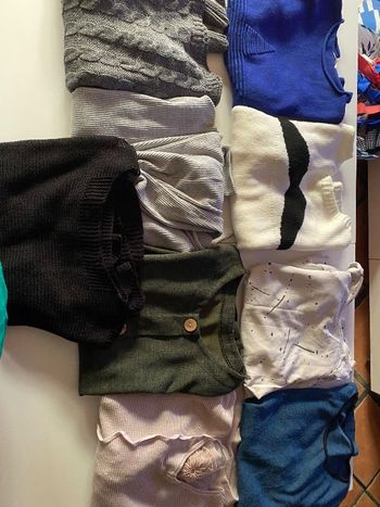 2€ pulls hiver taille unique  (le lot a 15€ )