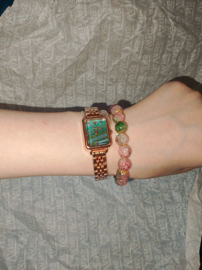 Tres belle montre rosegold  femme avec bracelet en perles de verre - photo numéro 6