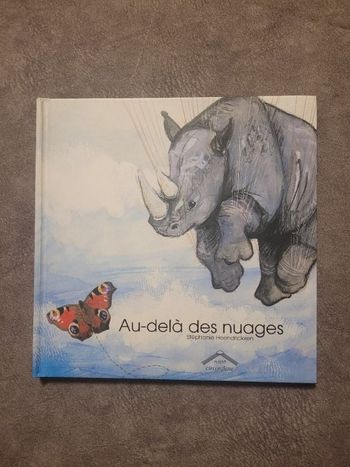 Au-delà des nuages Par Stéphanie Heendrickxen