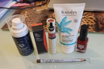 Lot maquillage/ soin/ vernis