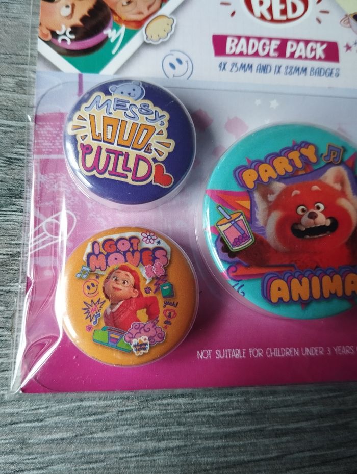 Alerte Rouge : Pack 5 Badges - photo numéro 3