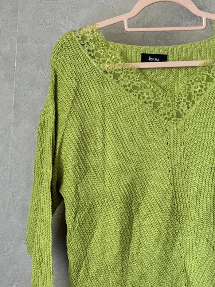 Pull vert col V à dentelle - photo numéro 3