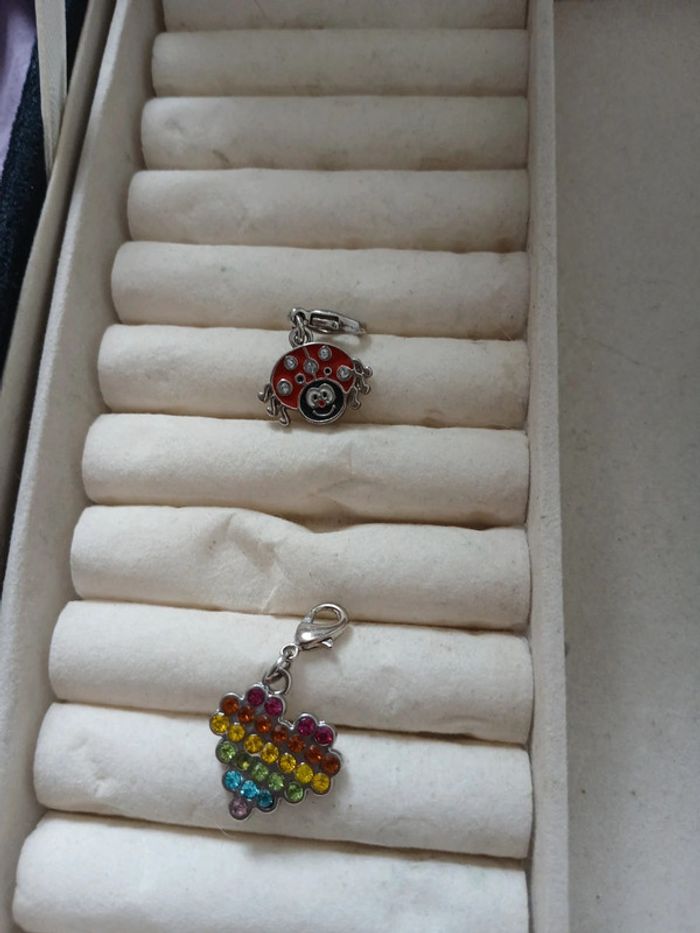 Bracelet avec des charmes - photo numéro 3