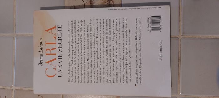 Livre carla - photo numéro 2