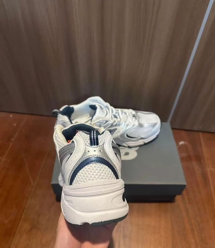 New Balance 530 Taille 39.5 - photo numéro 4