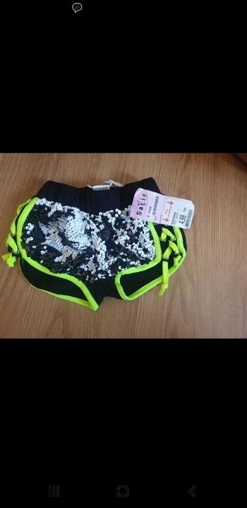 Short 4 ans  neuf