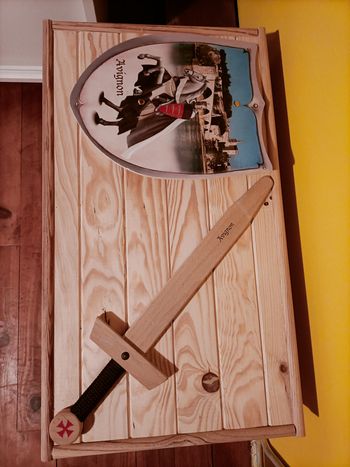 Ensemble Chevalier en Bois (Épée + Bouclier) - Artisanat Avignon- idéal 3-8 ans