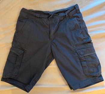 Short cargo poches multiples bleu taille 40