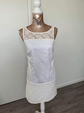 Robe blanche. Dentelle écru Naf naf 36