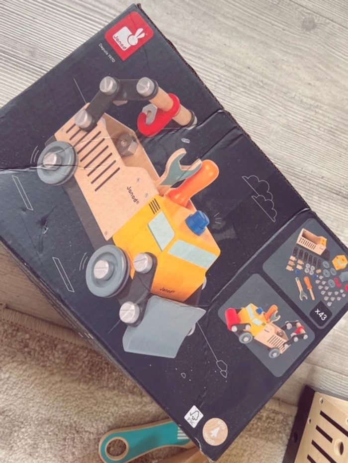 Grand camion de chantier à construire janod - photo numéro 2