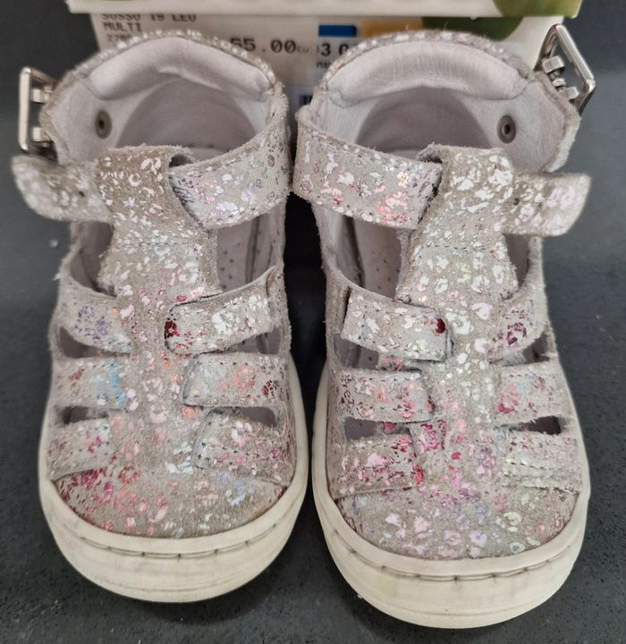 Chaussures 👟 1er pas babies T19 (BE avec défaut) - photo numéro 2