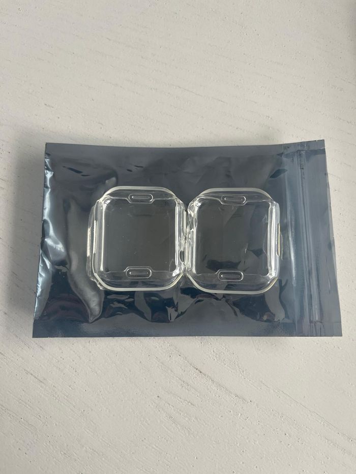 2 protections écrans, coques de protection neuves pour Apple Watch 7 41mm ⌚️