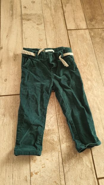 Pantalon Obaïbi 18 mois en très bon état