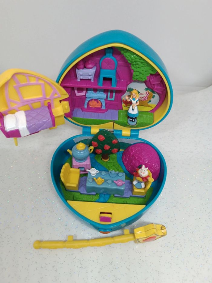 Polly pocket Disney mattel makeup surprise playset coeur bleu blue Heart Alice merveilles wonderland - photo numéro 8
