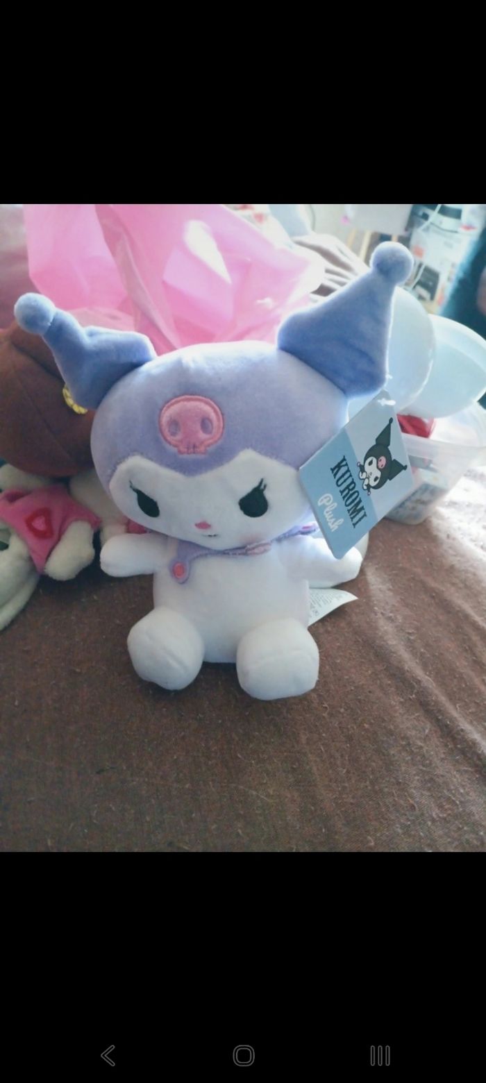 Peluche kuromi de hello kitty pas de relais colis