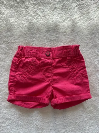 Short fushia
