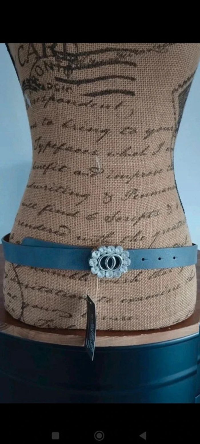 Ceinture grise boucle argenté 90 cm