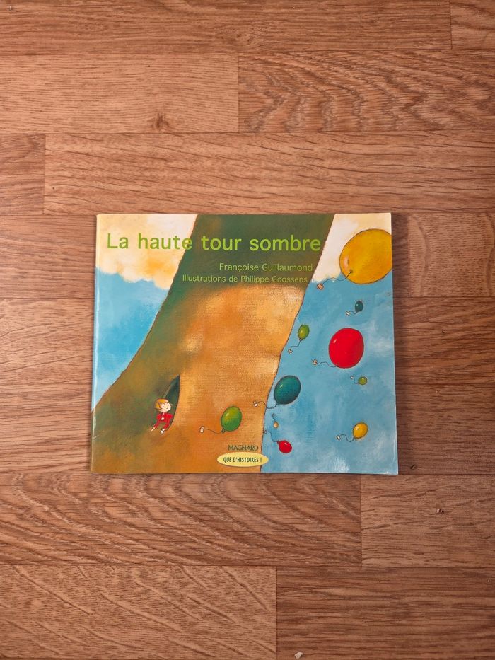 Livre enfant "La haute tour sombre" (Que d'histoires !)