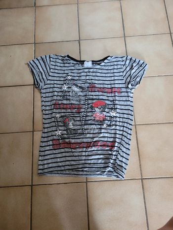 Tee-shirt gris 14 ans sans marque bon etat