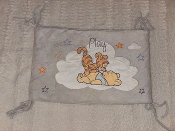 Tour de lit Bébé Winnie l’Ourson + gigoteuse