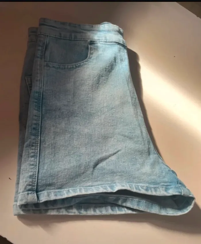 Short jeans delaver Jennyfer en 36 - photo numéro 2