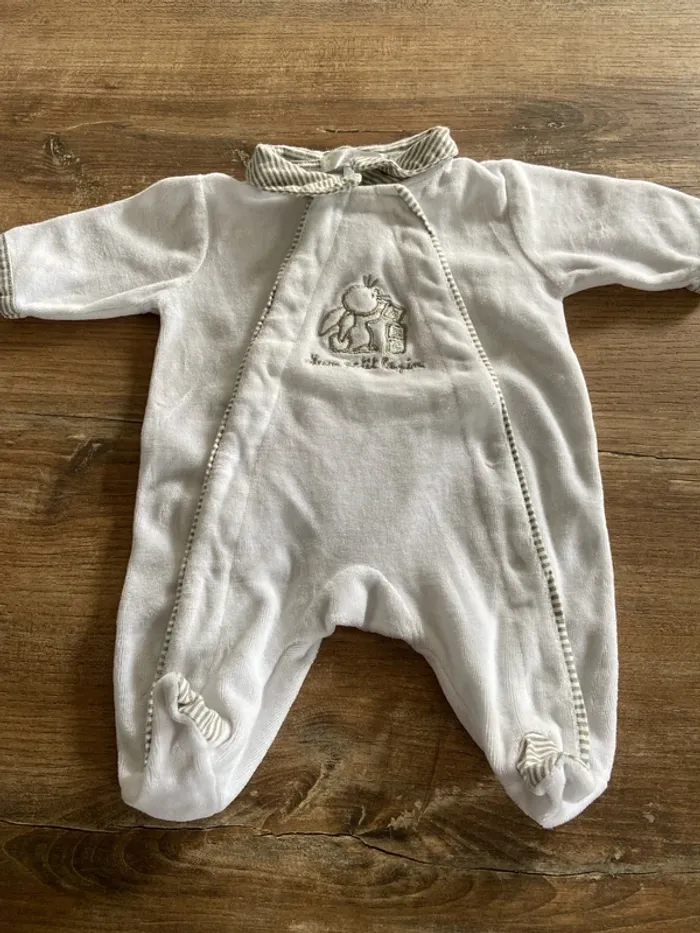 Pyjama 1 mois . - photo numéro 2