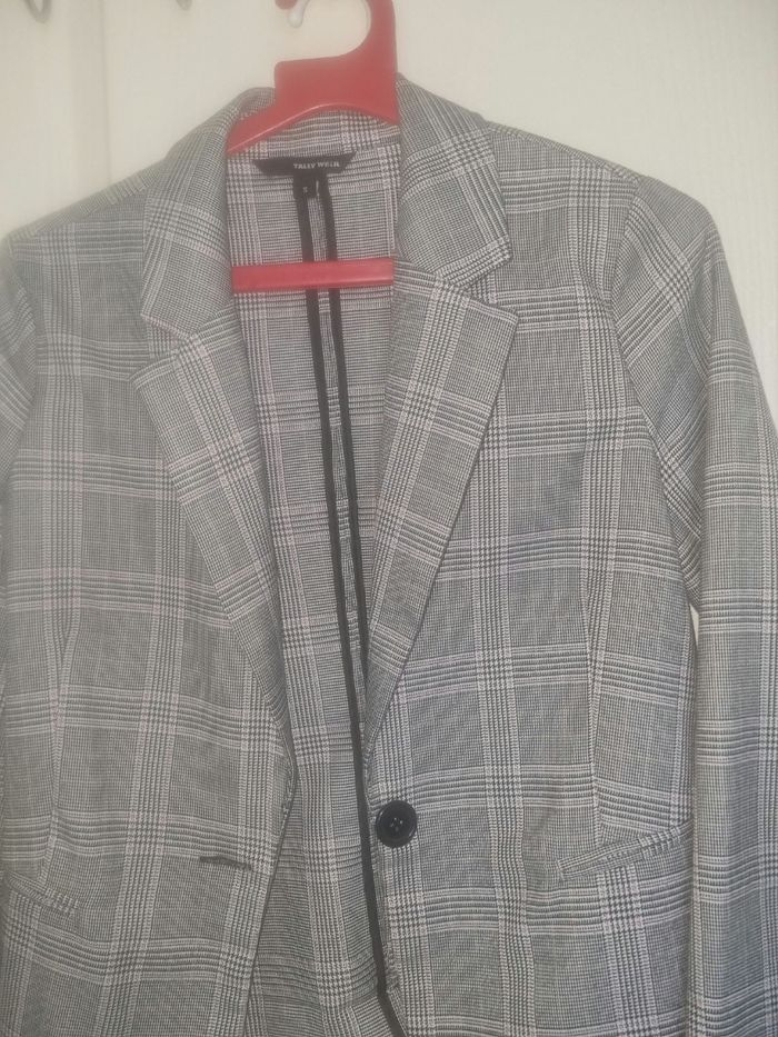 Veste J