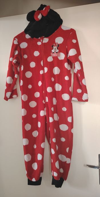 Combinaison pyjama Winnie Disney taille 8 ans