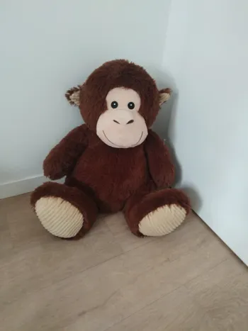 Singe en peluche