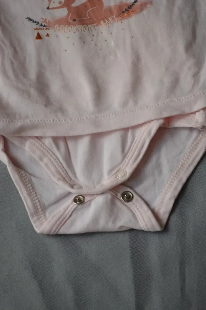 Body Vertbaudet Rose Fille 3-6 mois - Très Bon État - photo numéro 3