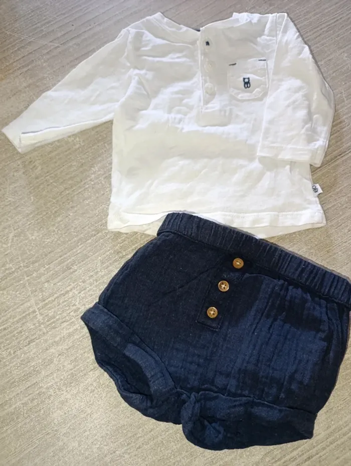 Ensemble T-shirt&short, taille 1 mois
