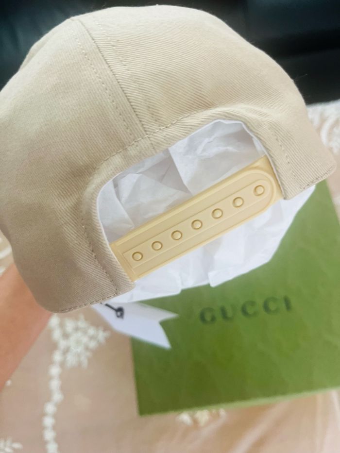 Casquette luxe neuve Courrèges avec étiquette - photo numéro 7