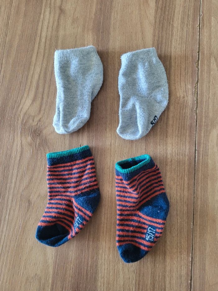 2 pairs de chaussettes