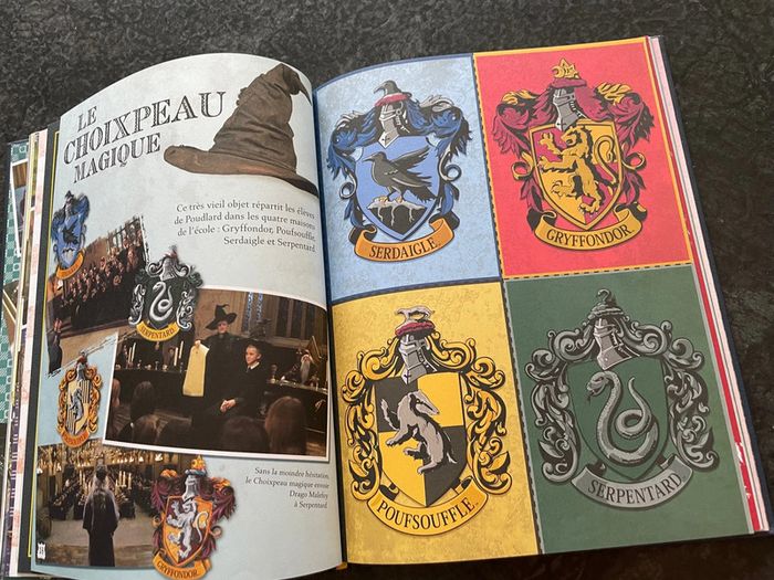 Livre Harry Potter « Poudlard le manuel des élèves - photo numéro 4