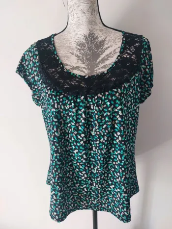 Haut vert et noir