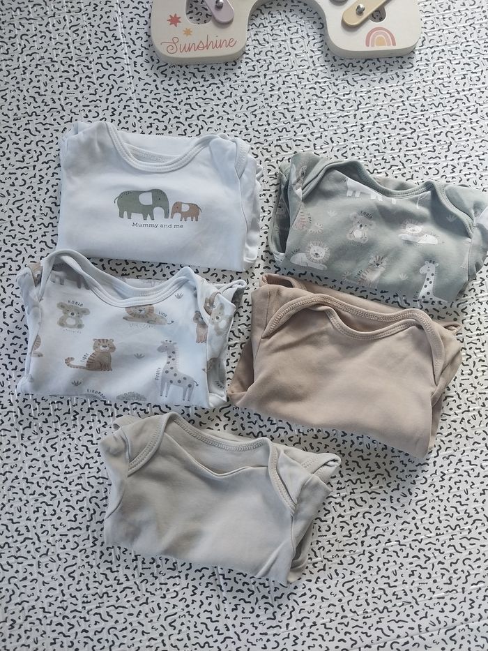 Lot de 5 bodies bébé manches courtes – C&A – Taille 68 cm (3-6 mois) - photo numéro 4