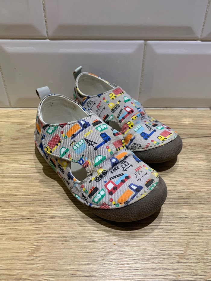 Chaussures chaussons 25 - photo numéro 2