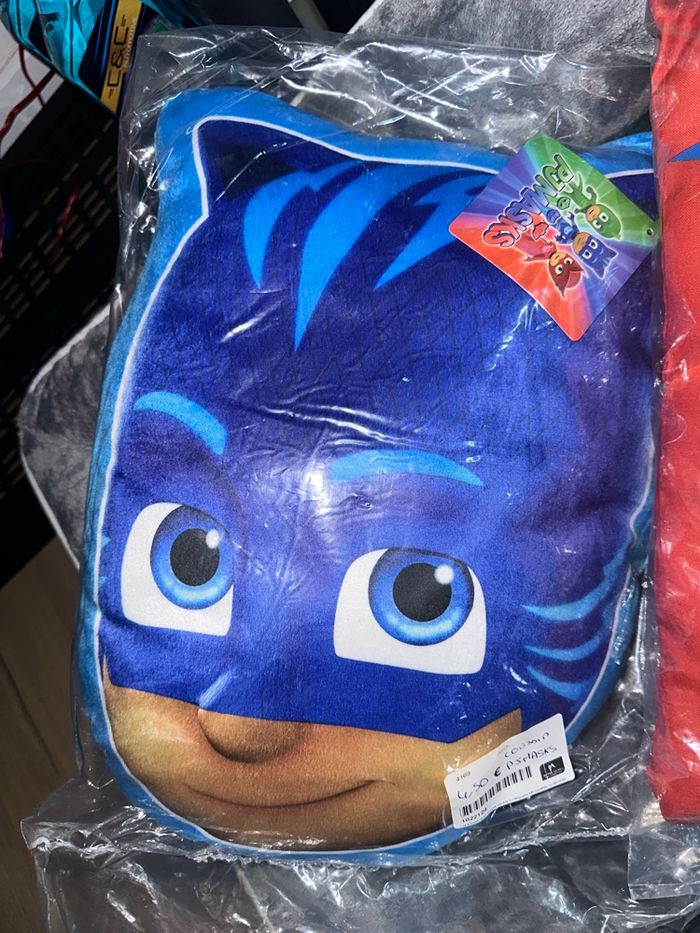 Lot de 4 coussins Nemo, pjmasks, blaze - photo numéro 2