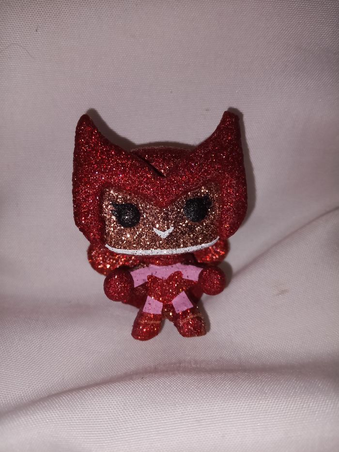 mini pop de Scarlet witch pailleté des avengers