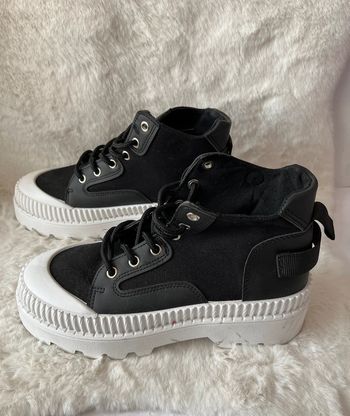 Bottines / Baskets noires 39
