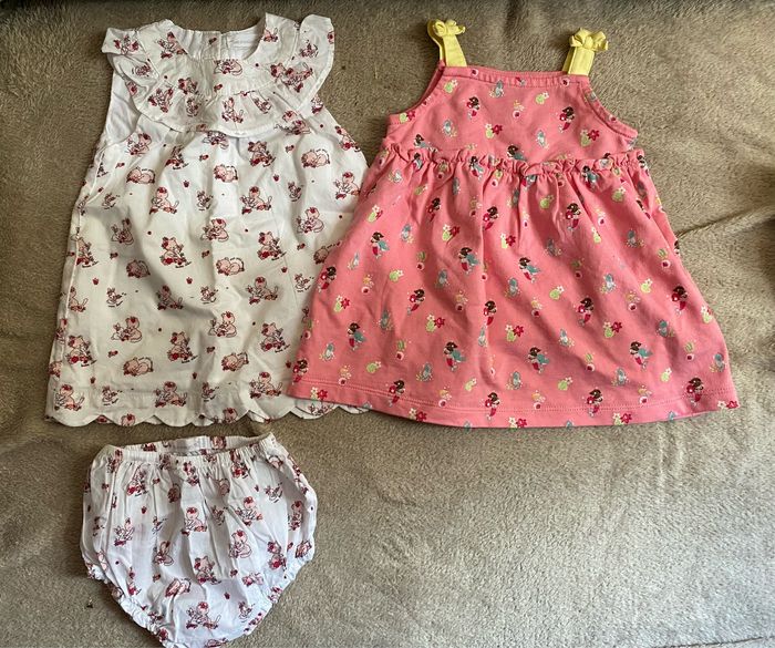 Lot robes bébé fille